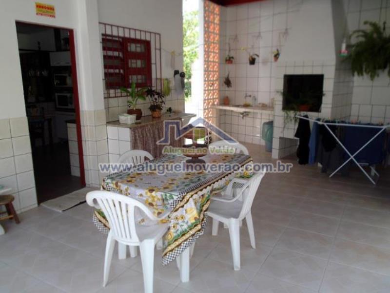 ÁREA DE CHURRASQUEIRA