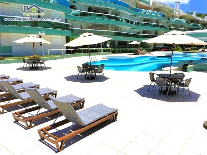 ÁREA DE PISCINA