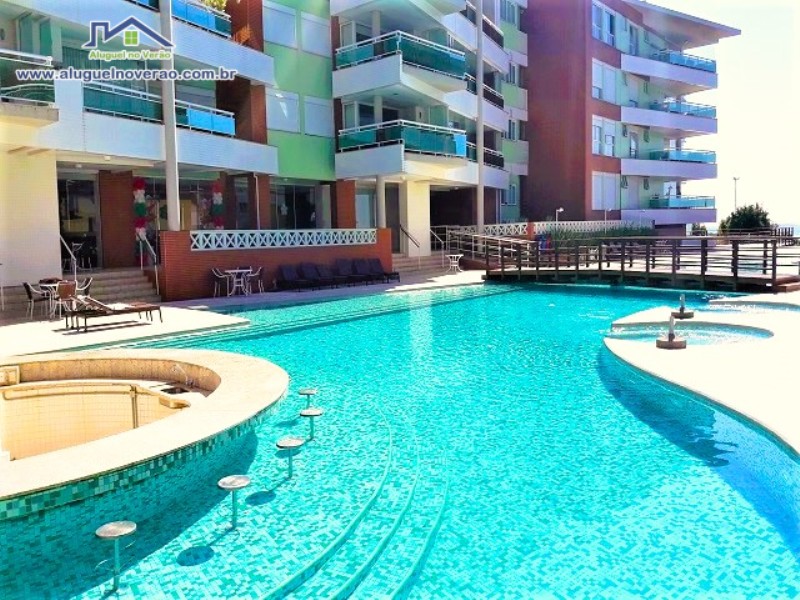 ÁREA DE PISCINA