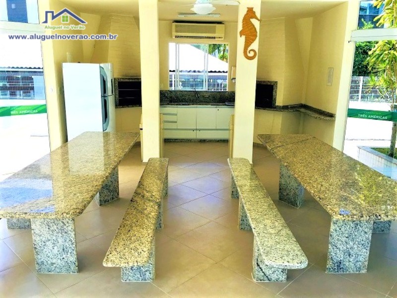 AREA DE CHURRASQUEIRA