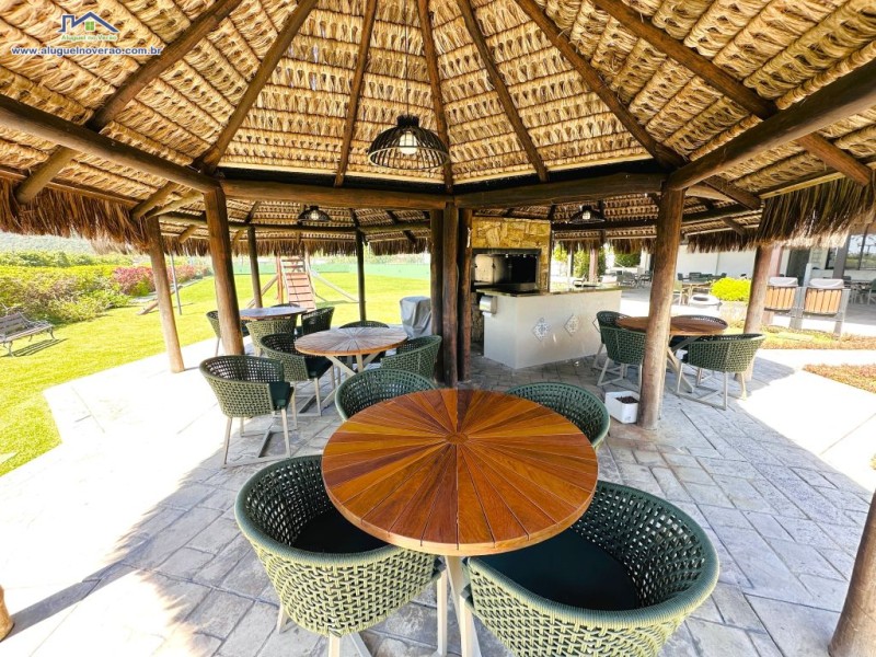 ÁREA DE CHURRASQUEIRA