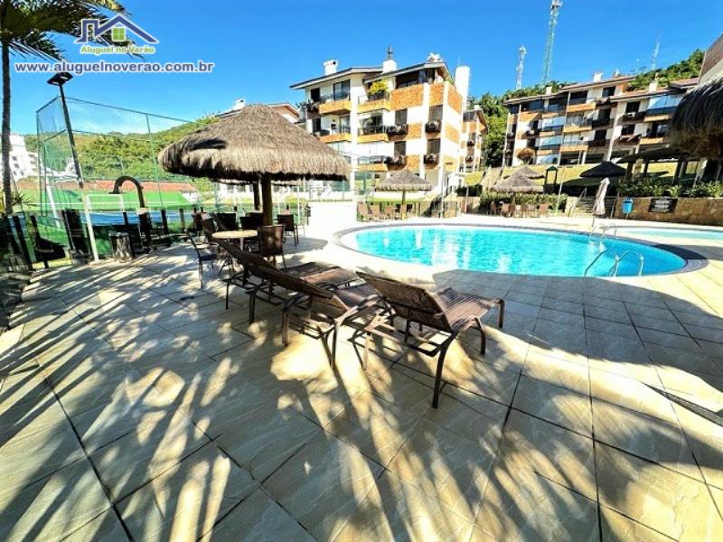 ÁREA DE PISCINA