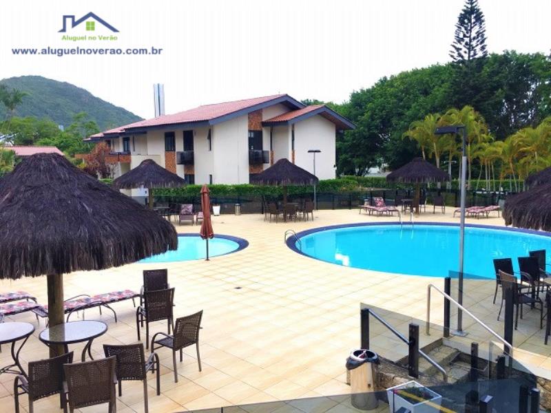 ÁREA DE PISCINA