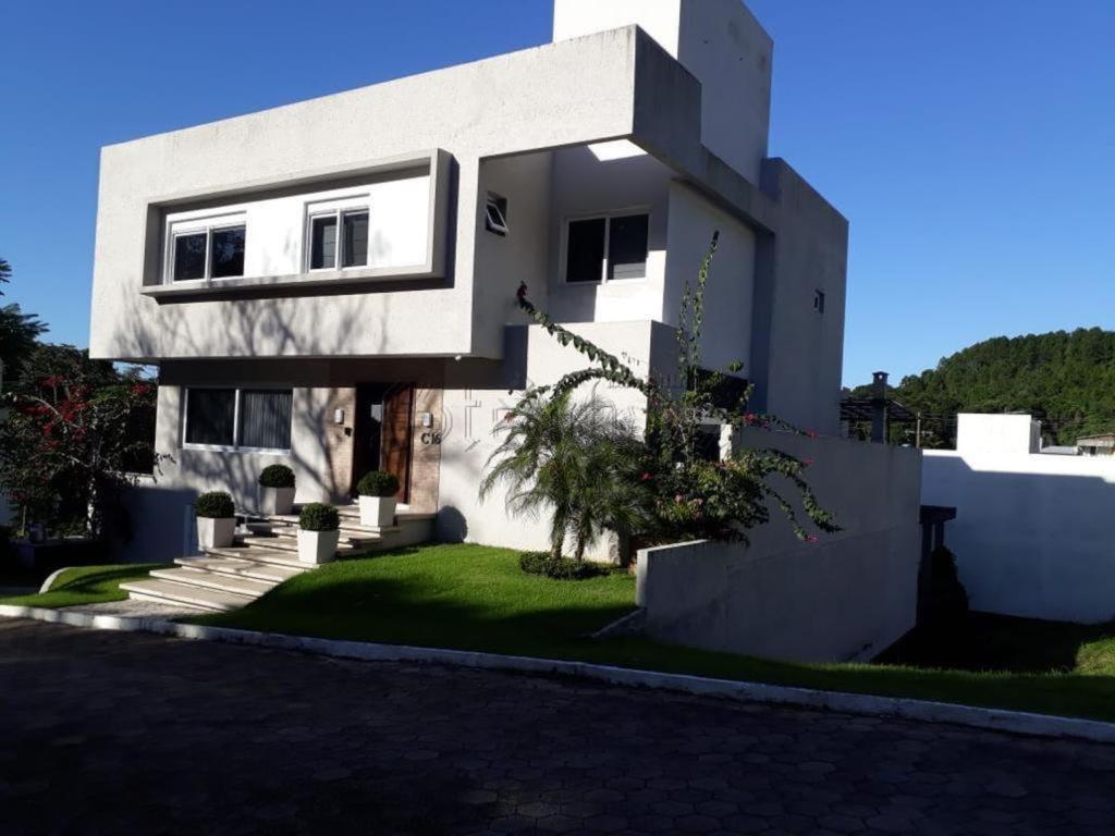 Casa Código 10966 para alugar no bairro Canasvieiras na cidade de Florianópolis