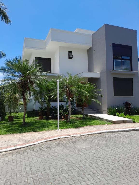 Casa Código 11534 para Venda no bairro Cachoeira do Bom Jesus na cidade de Florianópolis