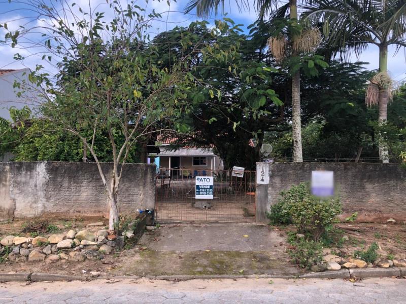 Casa-Codigo-1885-a-Venda-no-bairro-Centro-na-cidade-de-Tijucas