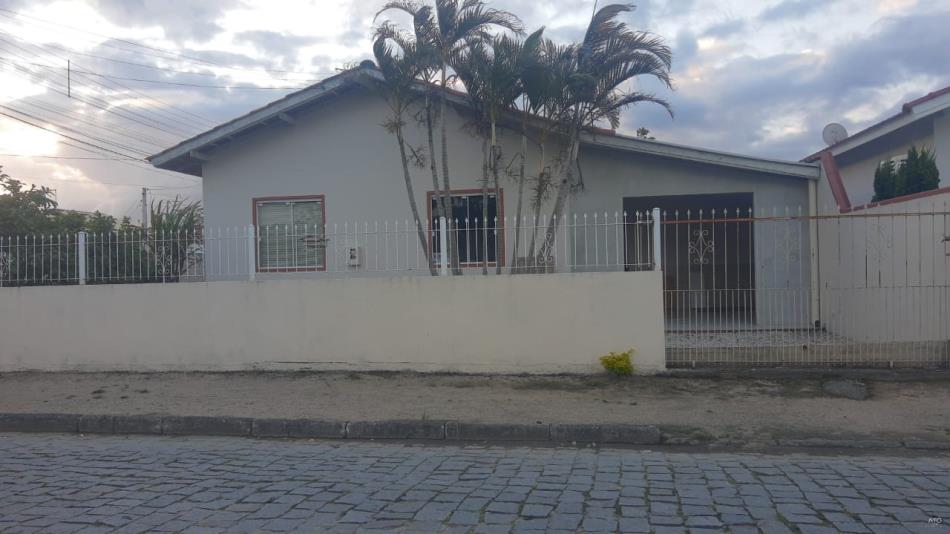 Casa-Codigo-2185-a-Venda-no-bairro-Areias-na-cidade-de-Tijucas
