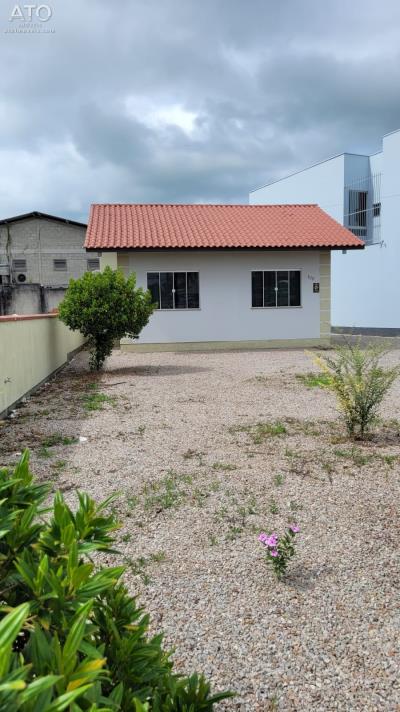 Casa Codigo 2515 a Venda no bairro Centro na cidade de Tijucas
