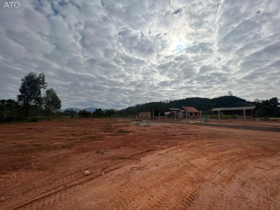 Terreno-Codigo-2665-a-Venda-no-bairro-Centro-na-cidade-de-Canelinha