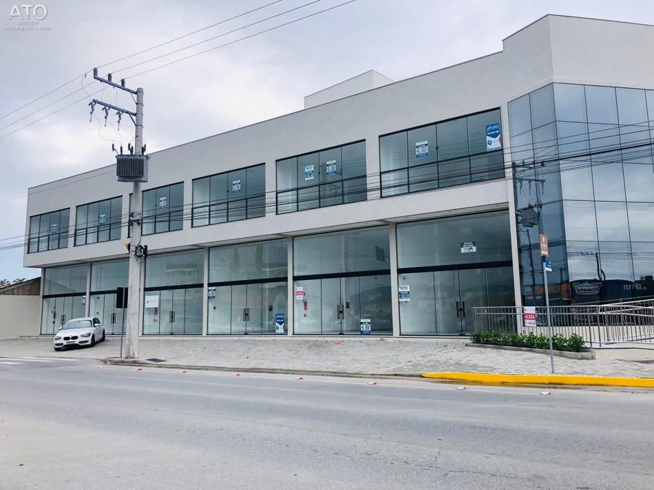 Sala-Codigo-2790-para-alugar-no-bairro-Centro-na-cidade-de-Tijucas