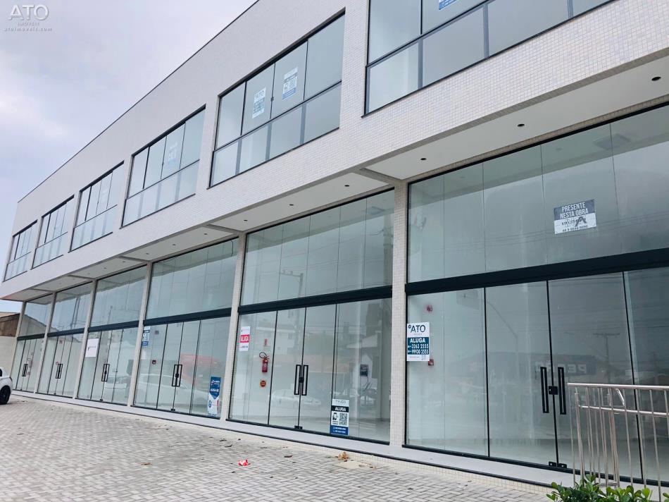 Sala-Codigo-2821-para-alugar-no-bairro-Centro-na-cidade-de-Tijucas