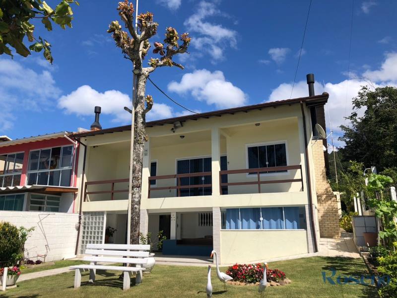 Casa-Codigo-10-para-Alugar-na-temporada-no-bairro-Costeira-da-Armação-na-cidade-de-Governador-Celso-Ramos
