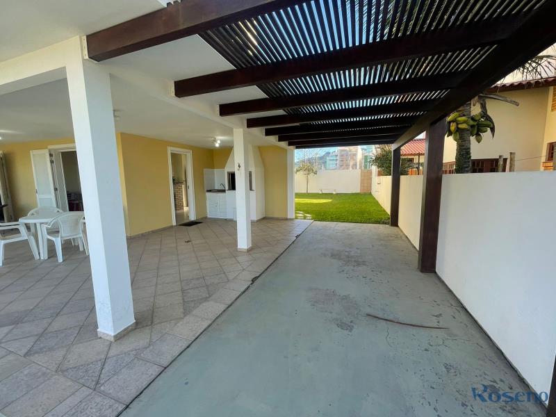 Casa Codigo 5 para Alugar para temporada no bairro Palmas na cidade de Governador Celso Ramos garagem