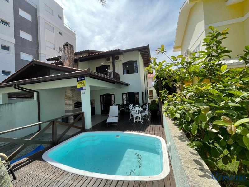 Casa-Geminada-Codigo-9-para-Alugar-na-temporada-no-bairro-Palmas-na-cidade-de-Governador-Celso-Ramos