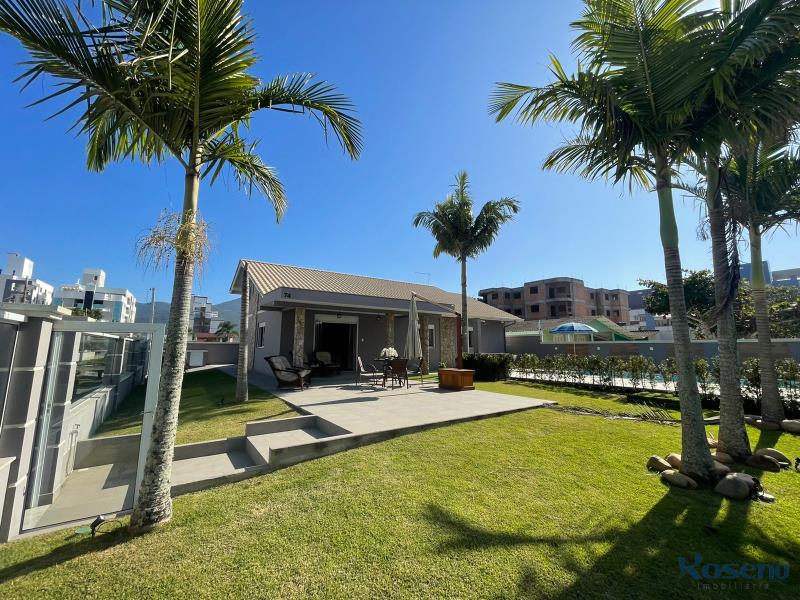Casa-Codigo-6-para-Alugar-na-temporada-no-bairro-Palmas-na-cidade-de-Governador-Celso-Ramos