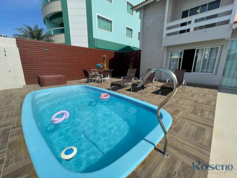 Casa Codigo 14 para Alugar para temporada no bairro Palmas na cidade de Governador Celso Ramos piscina