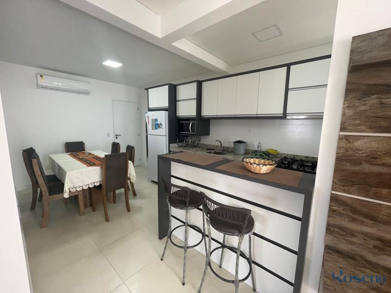 Apartamento Codigo 111 para Alugar para temporada no bairro Palmas na cidade de Governador Celso Ramos cozinha