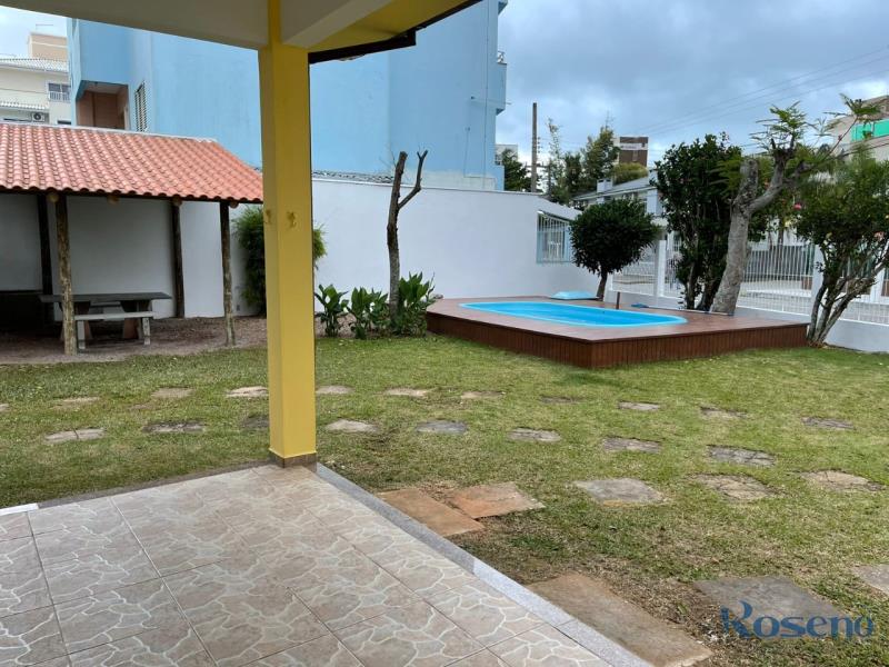 Casa Codigo 57 para Alugar para temporada no bairro Palmas na cidade de Governador Celso Ramos piscina