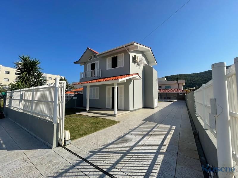 Casa Codigo 142 para Alugar para temporada no bairro Palmas na cidade de Governador Celso Ramos 