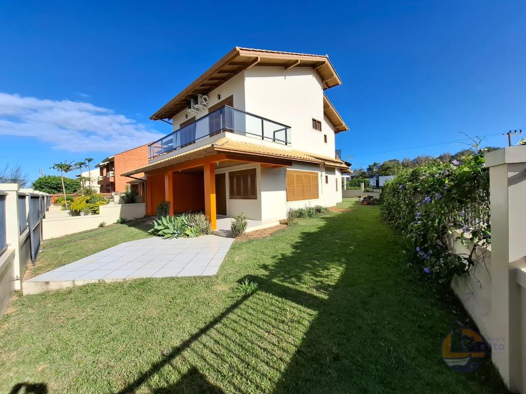 Sobrado Código 94 para Temporada no bairro Morrinhos na cidade de Garopaba