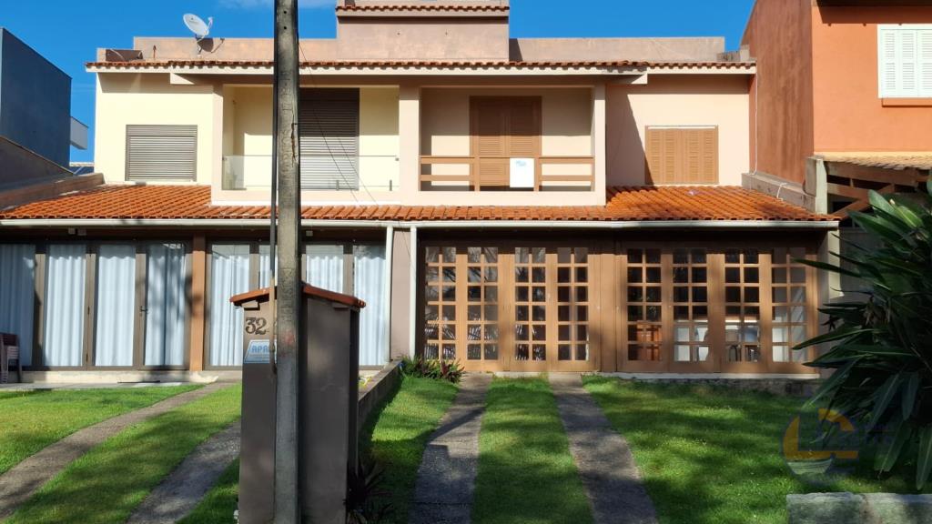 Sobrado Código 49 para Temporada no bairro Morrinhos na cidade de Garopaba