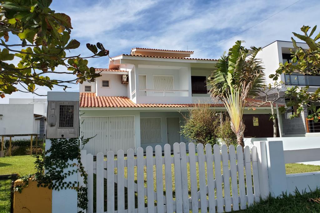 Duplex - Geminada Código 84 para Temporada no bairro Morrinhos na cidade de Garopaba