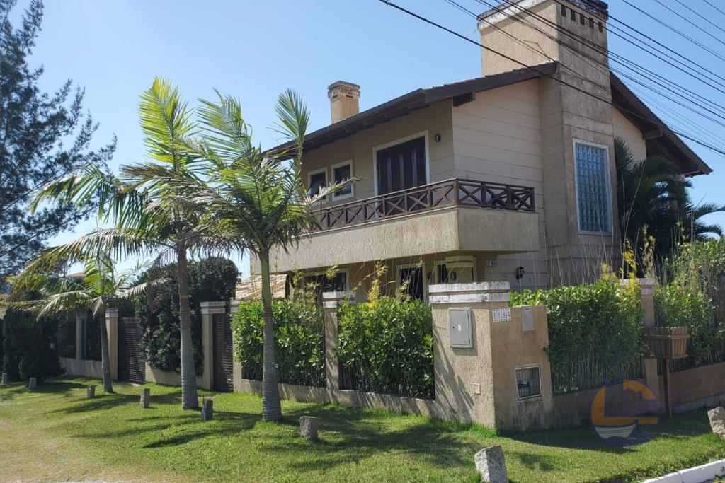 Casa Código 215 para Venda no bairro Ferraz na cidade de Garopaba