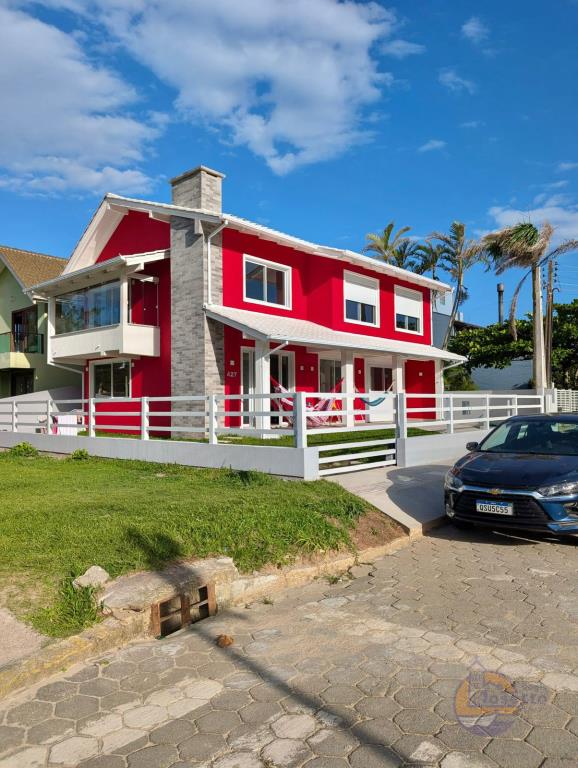 Casa Código 215 para Temporada no bairro Morrinhos na cidade de Garopaba